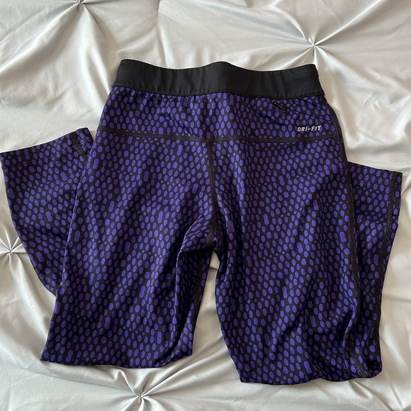 Women’s Nike Dri-Fit Leggings Size XS - Picture 2 of 3